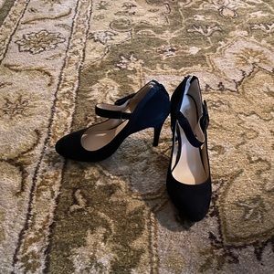 Nine West women’s heels size 6.5​